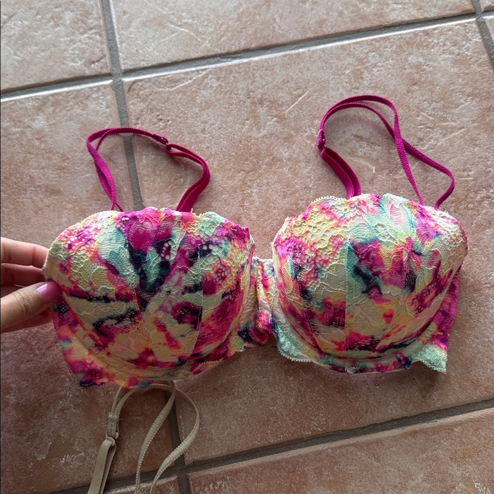 2 Victoria Secret Pink Push Up Bras - Picture 2 of 6